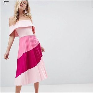 NWT Bardot color block pleated midi dress